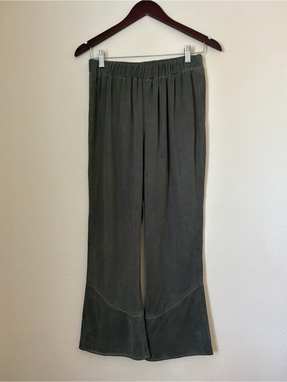 Maven West Elastic Straight Leg Pants | New without Tags